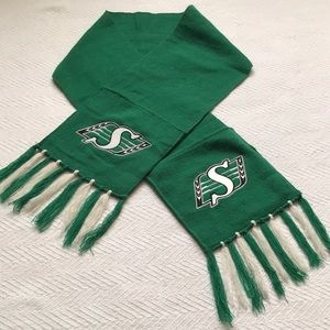 Vintage Saskatchewan Roughriders scarf fringed 50" long with pocket ends green